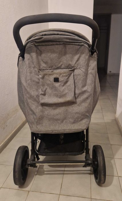 Carrinho de bebé com ovo, Zippy