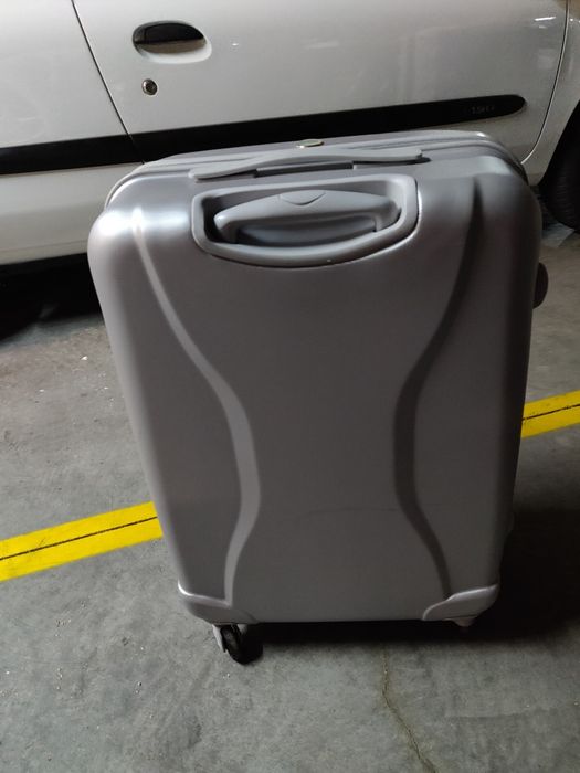 Mala de Porão com rodas