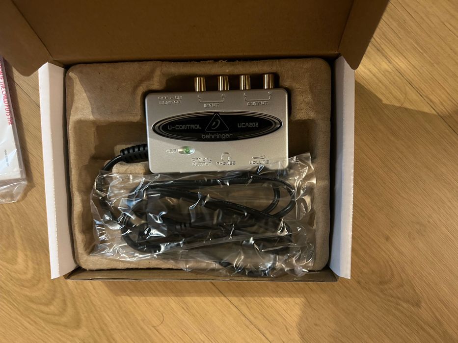 Behringer UCA20264409443324162121
