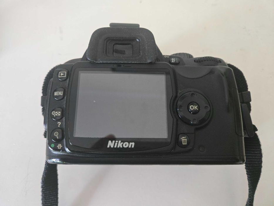 Maquina fotográfica digital Nikon D-60