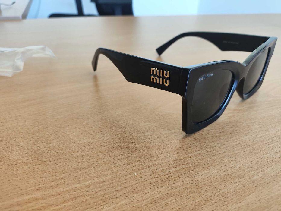 Oculos de Sol MIU MIU