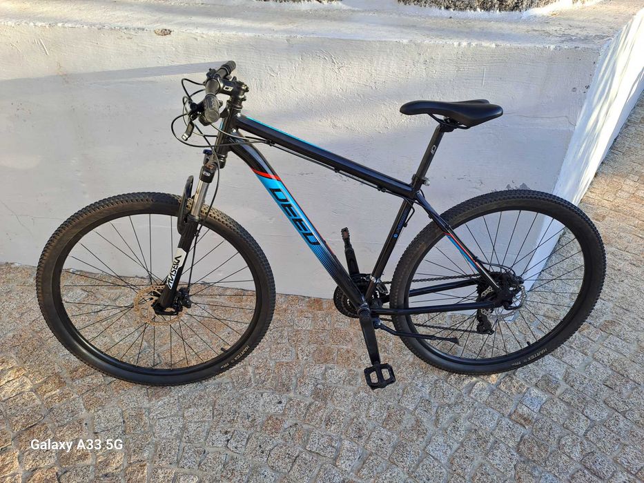 Bicicleta de montanha como nova
