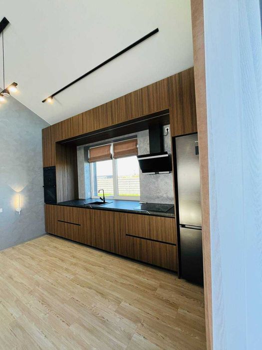 Продаж котеджу з ремонтом поблизу Івано-Франківська