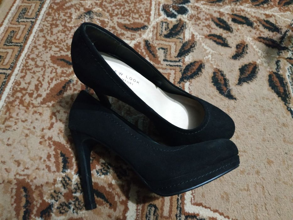 Замшеві туфлі 37