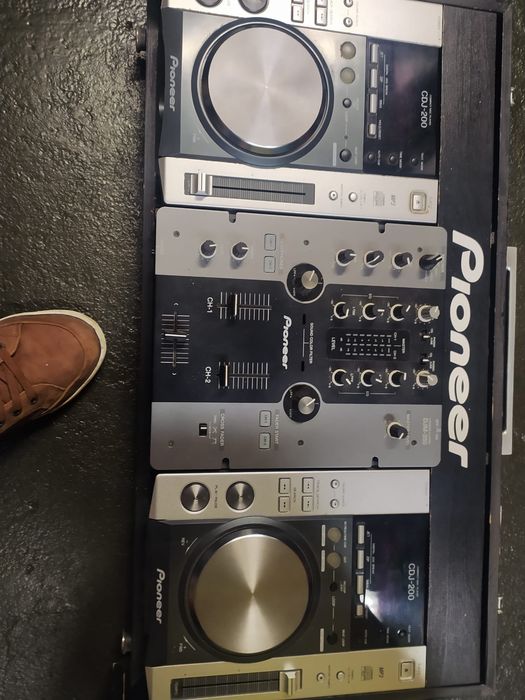 Konsola PIONEER 2x CDJ 200 +MIXER Djm250+ Case