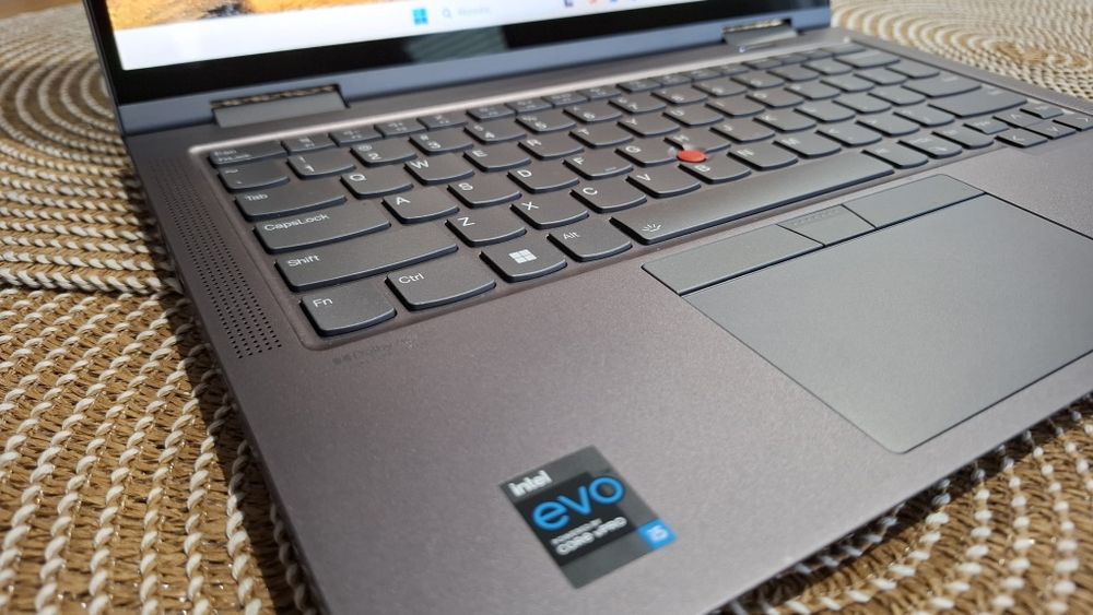 Lenovo Yoga ThinkPad X1 6gen i5 11gen.