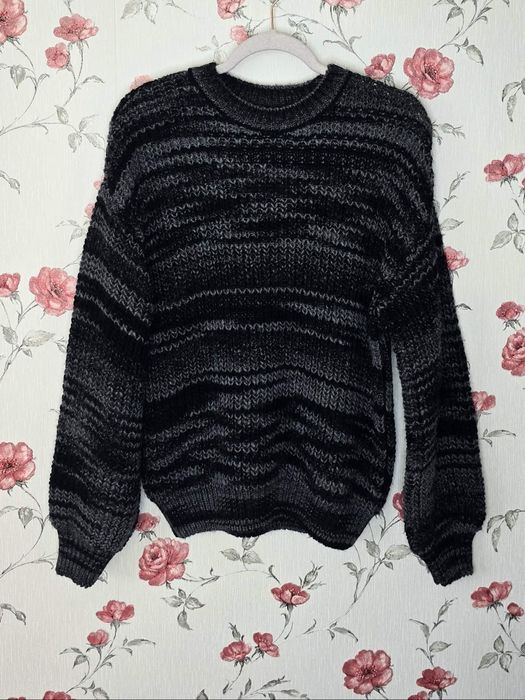Guleks Tekstil klasyczny sweter rozmiar S szary odcienie szarości turecki

Stan nowy bez metki.