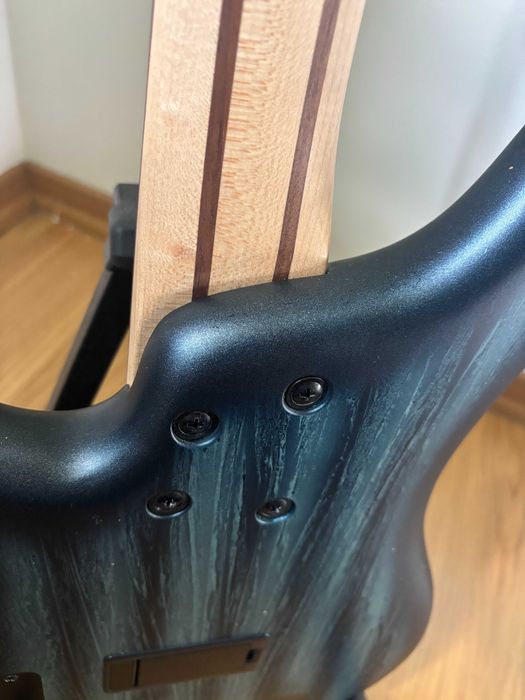 Gitara basowa IBANEZ SR300E
