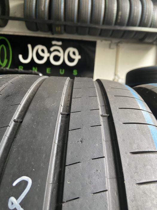 Pneus 275 / 35 R 19 Michelin