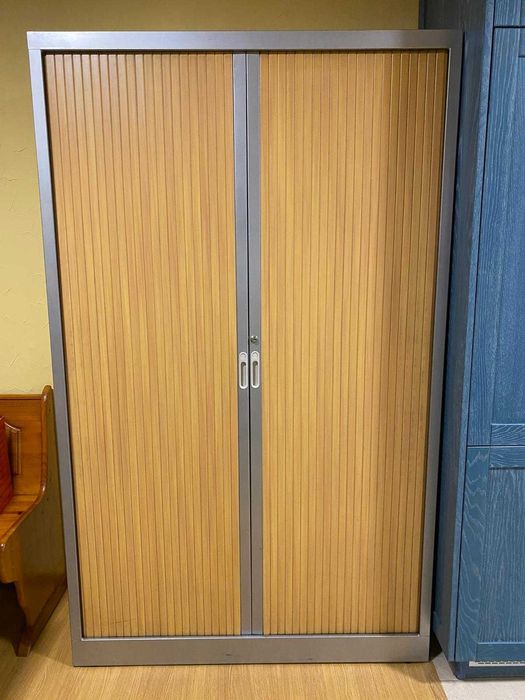 Armários Altos de Escritório com Portas de Correr