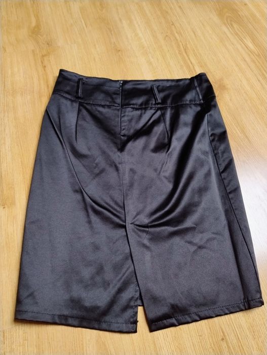 Czarna ołówkowa  spódnica