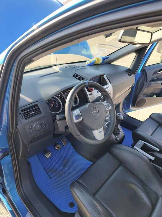 Opel Zafira B OPC