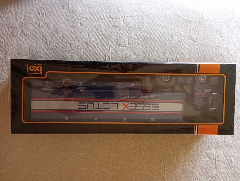 Camiões Volvo Team Martini / Team Lotus  - Ixo 1:43