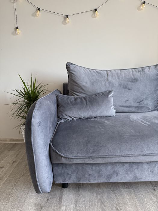 Szara sofa z funkcją spania | Rozkładana | Wygodna