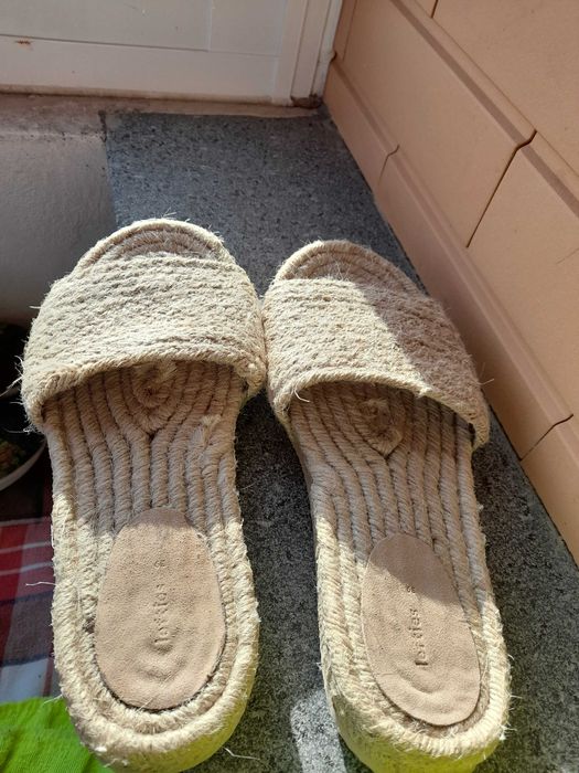 Sandálias Tetties, calças fato de treino Desportivo das Aves