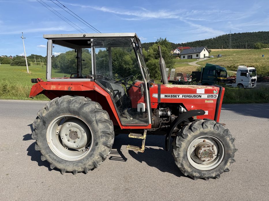 Massey Ferguson 253 traktor 4x4 ciegnik rolniczy 4x4