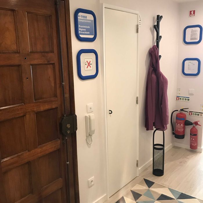 Quarto Individual | Despesas incluídas | Linda-a-Velha | Limpeza