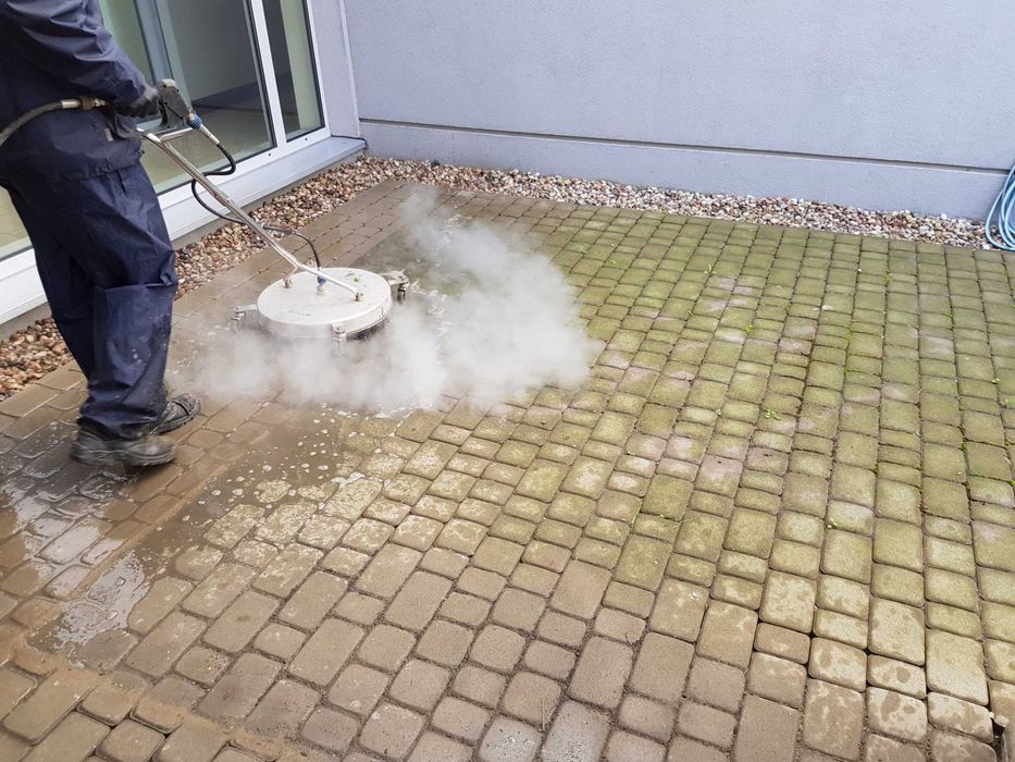 Mycie elewacji szkół, bloków wspólnot mieszkaniowych usuwanie graffti