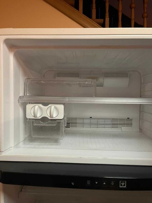 Холодильник Sharp SJ-XE680MBE б/у