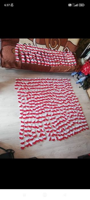 Kotylion biało czerwony