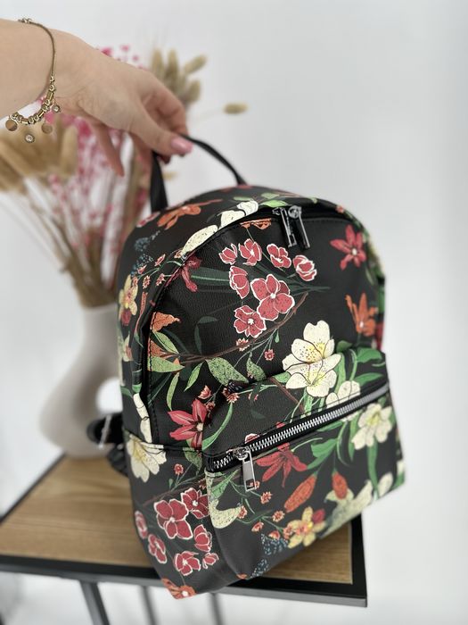 Nowy plecak damski kwiaty czarny