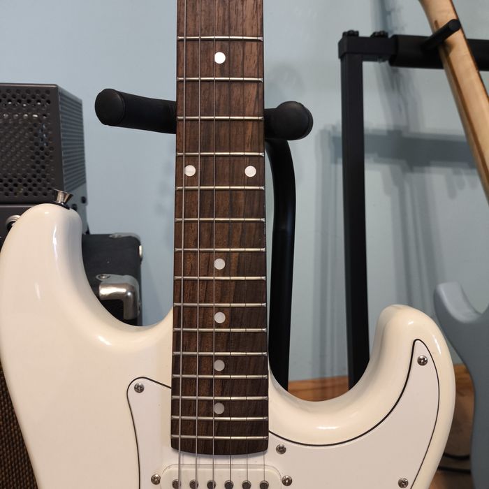 Gitara elektryczna Suzuki typu strat