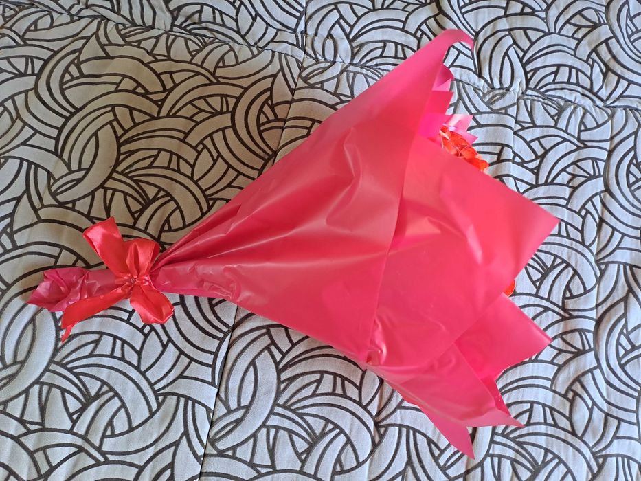 Букет троянд з атласної стрічки