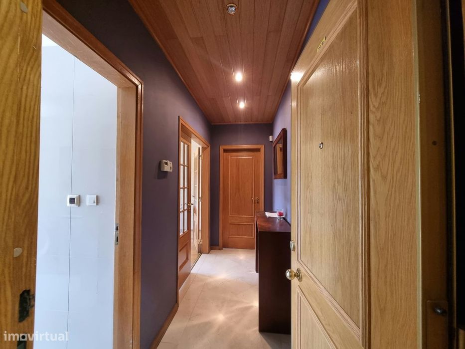 Excelente Apartamento T2 Para Arrendar Em São Domingos De Benfica