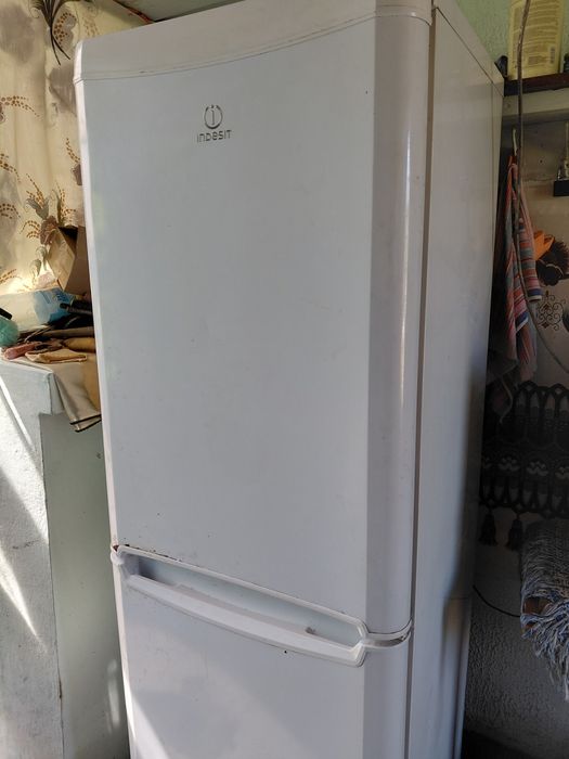 Продам холодильник