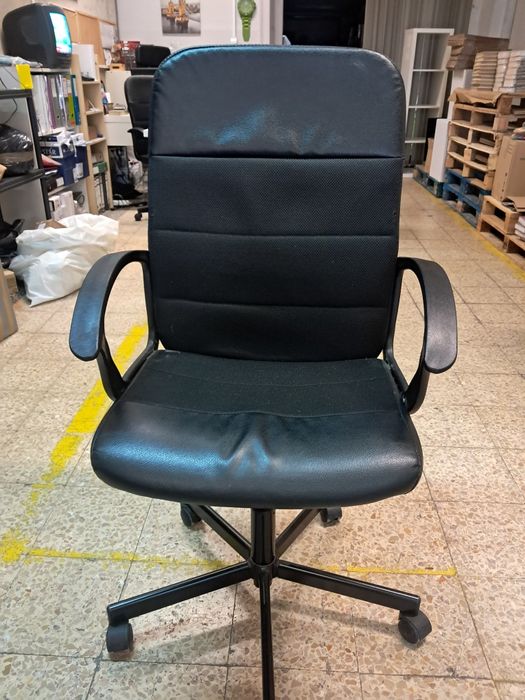 Cadeira de Escritório com rodas