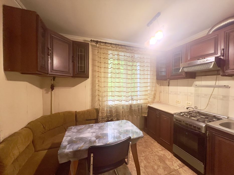 С ремонтом 2-х комнатная Варненская--парк Горького-Черёмушки--ГАЗ/ТЕЦ