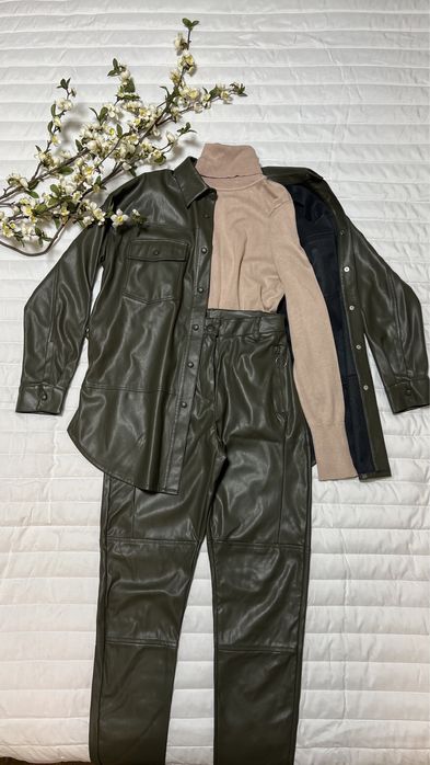 Костюм з екошкіри