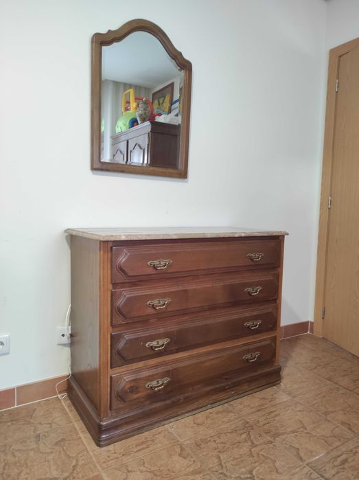 Conjunto de Quarto Completo (Cama, Cómoda, Roupeiro e 2 Camiseiros)