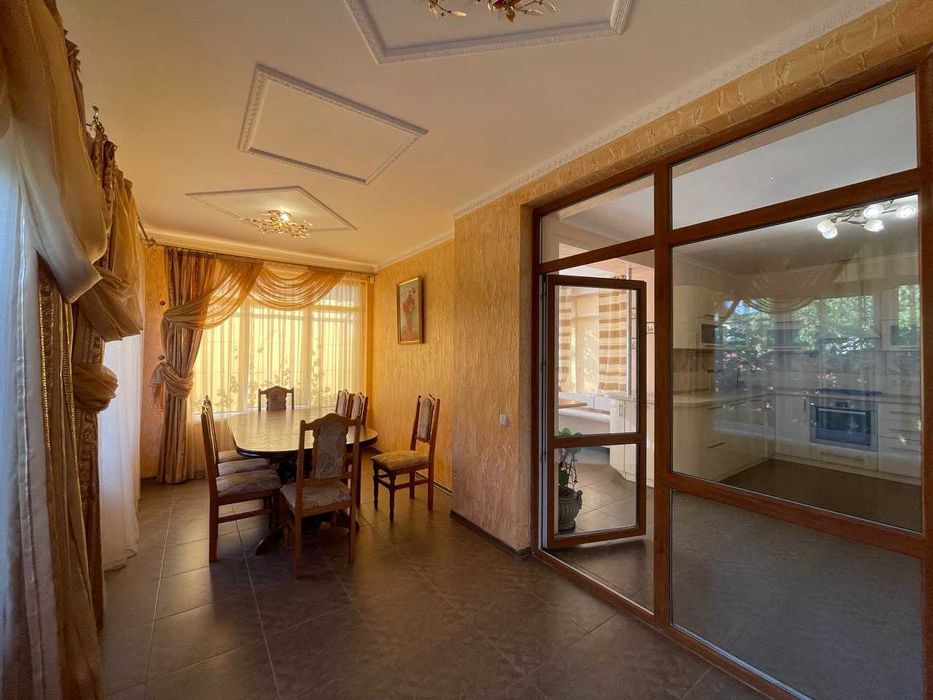 Продається шикарний будинок біля Івано-Франківська!