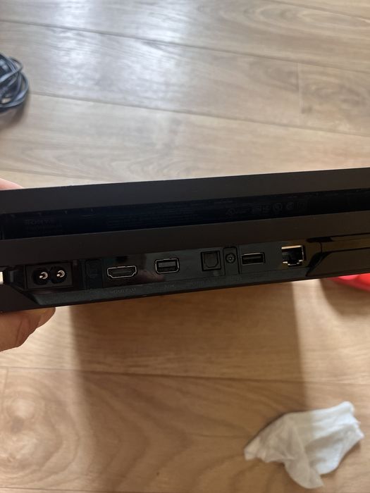 PlayStation 4 Pro (CUH-7215B) stan idealny + 2 pady