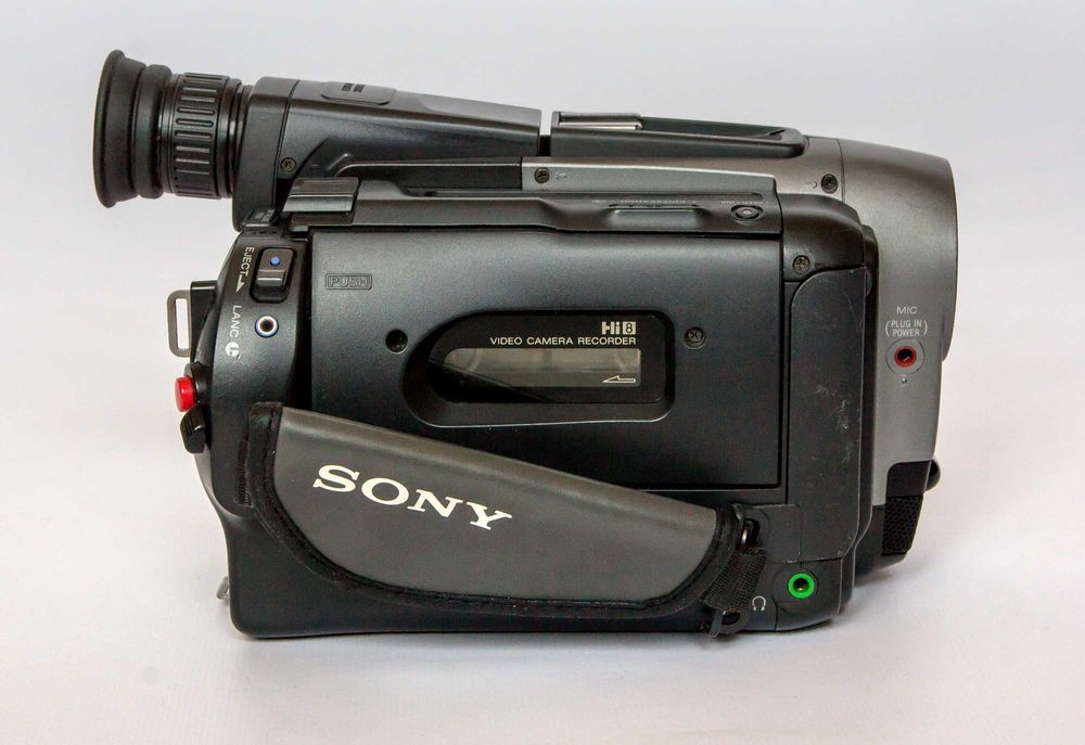 Відеокамера SONY Handycam CCD-TRV62