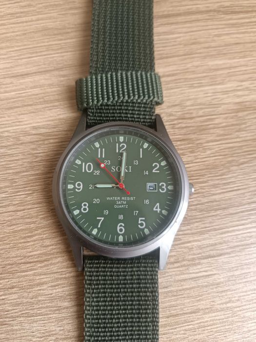 Zegarek w stylu militarnym SOKI, kolor zielony khaki