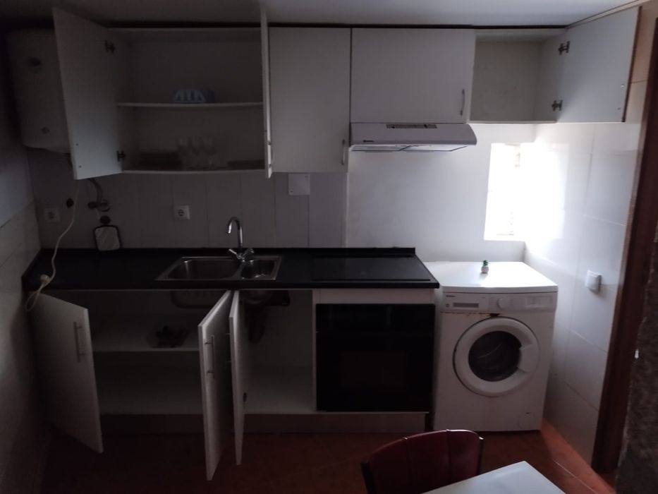 Arrendo casa térrea tipo T1+1