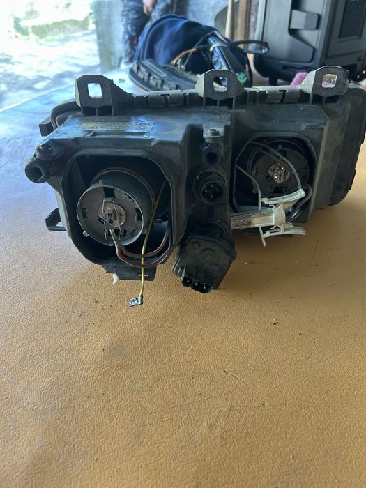 Farol esquerdo com pisca Bmw e36