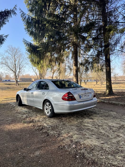 Mercedes-Benz E-class 211