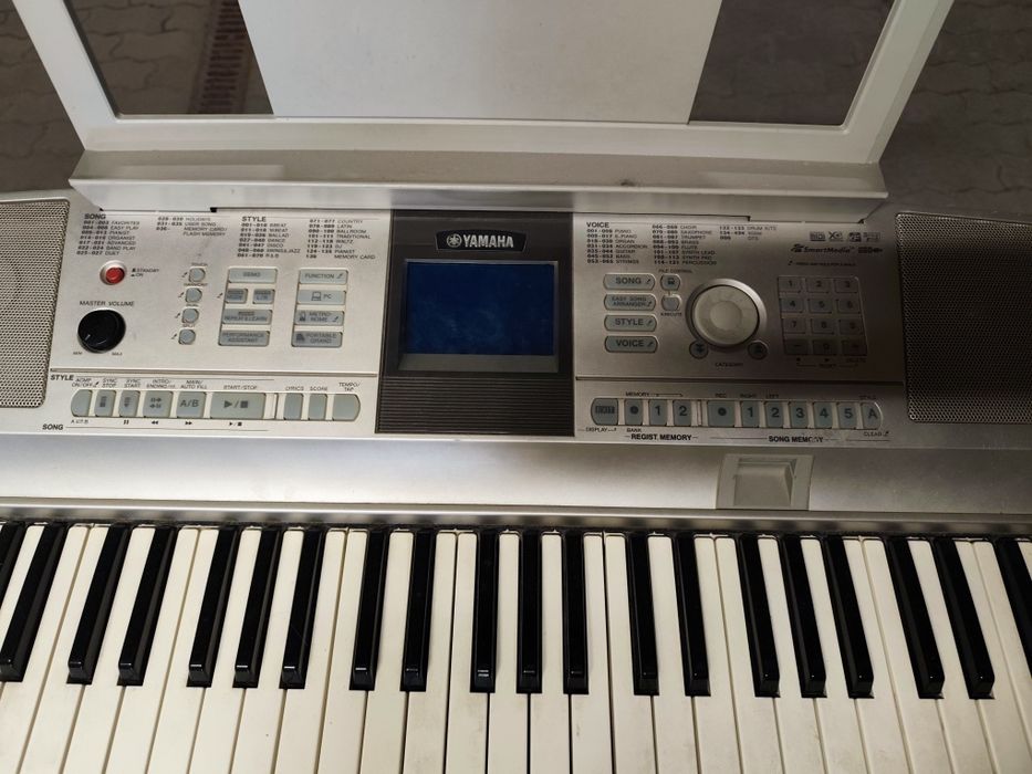 Keyboard Yamaha dgx 305