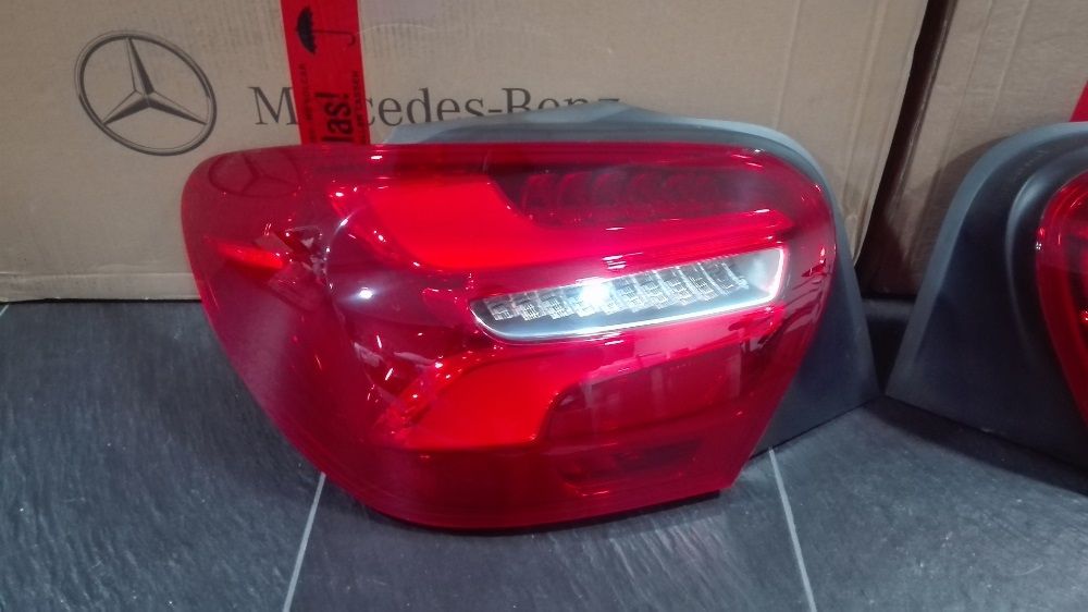 Frente Completa w176/177Mercedes A class w176/177 Faróis Traseiros Led