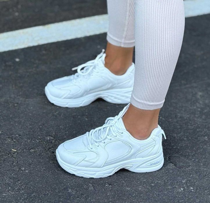 Женские кроссовки белые демисезонные