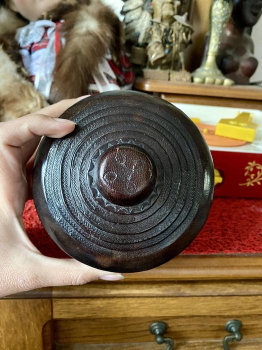Африканская шкатулка из кожи буйвола, ёмкость оббитая кожей