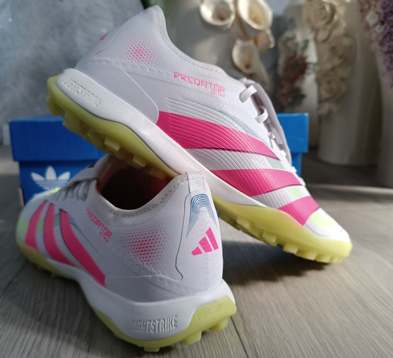 Бутси Adidas Predator 42 р.