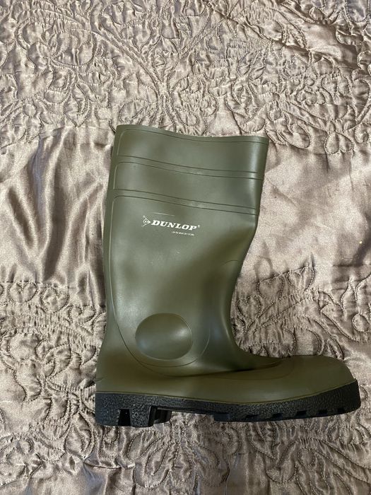 Продам резиновые сапоги Dunlop 43 размера в отличном состоянии