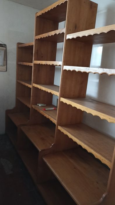 Меблі для магазину бару гарної якості дзвоніть  домовимся