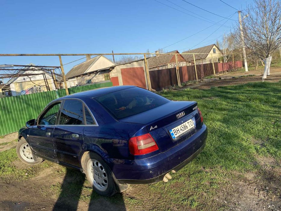 Продам свой автомобиль Ауди А4 б5