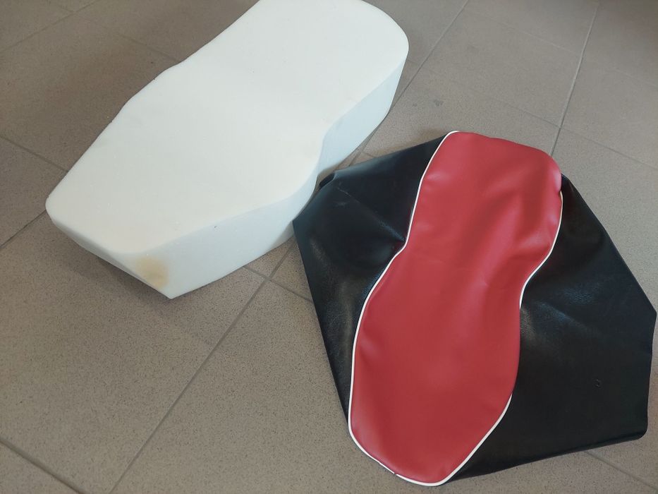 Zestaw naprawczy siedzenia wsk125 m06-b1 dwuramowka garbuska+pokrowiec