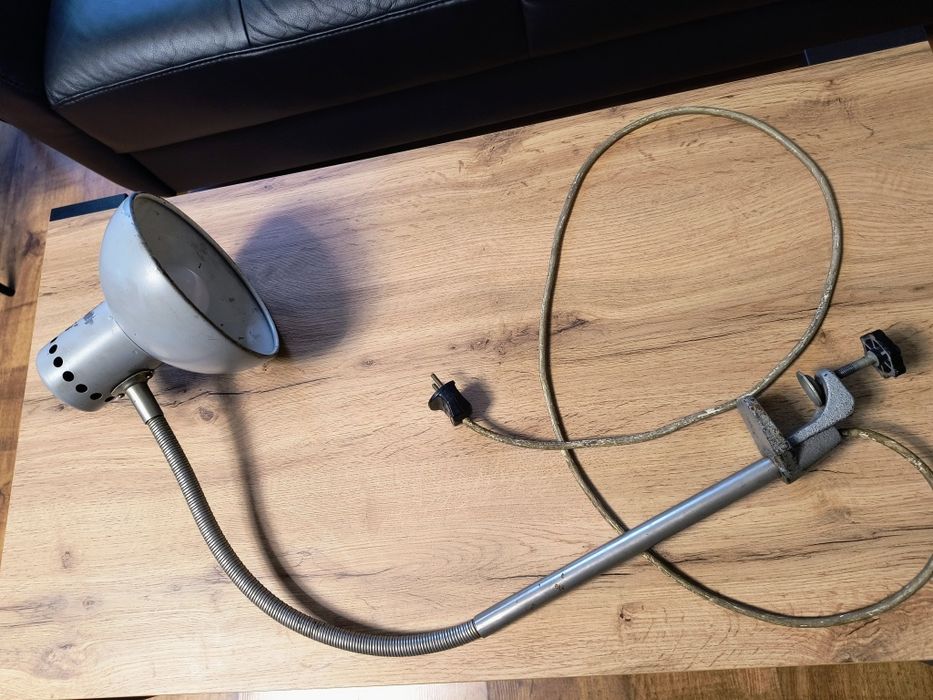 Stara lampa warsztatowa